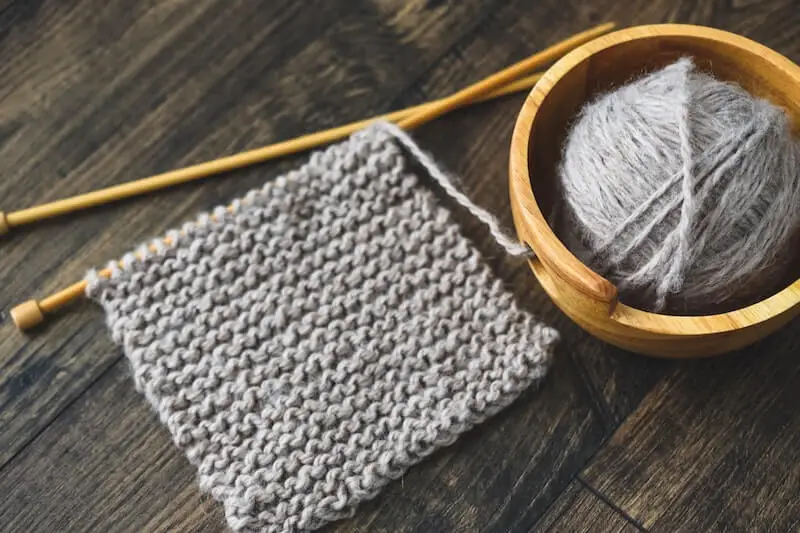Quel matériel pour tricoter une écharpe ?