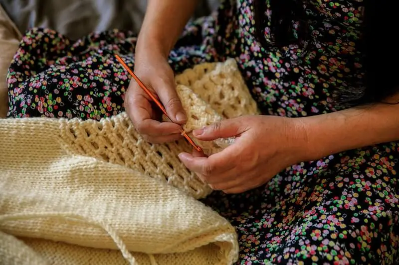 On peut crocheter un vêtement d'hiver